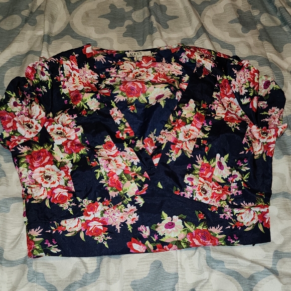 ALICE'S PIG Tops - ALICE'E PIG Floral V-Neck Blouse in Navy and Pink